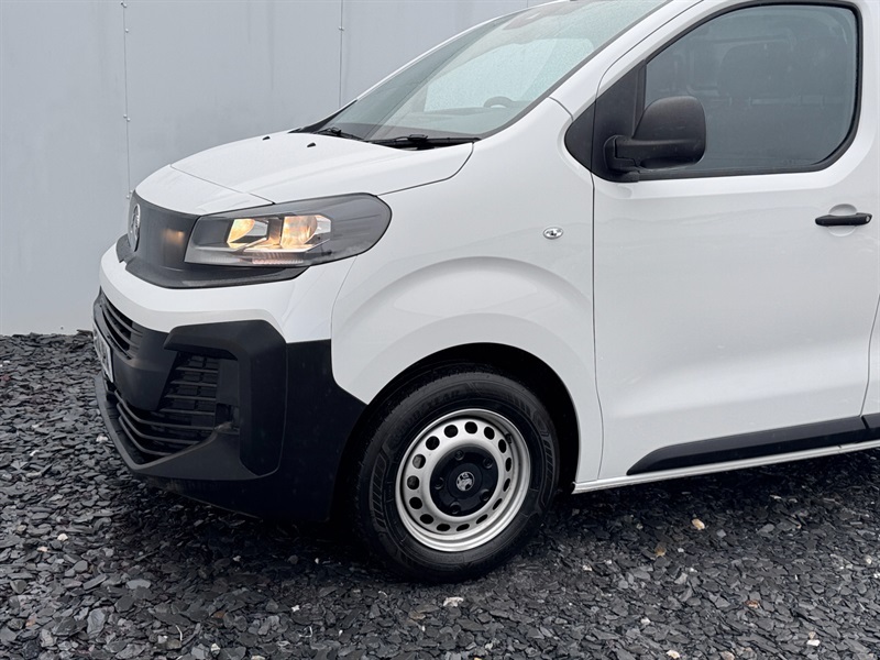 Vauxhall Vivaro 1.5 Turbo D Prime Panel Van 6Dr Swb DN74UHA White #5