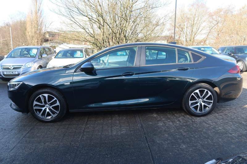Vauxhall Insignia 1.6 Turbo D Ecotec 136 Design - 2017 17 FM17XZO Green #2