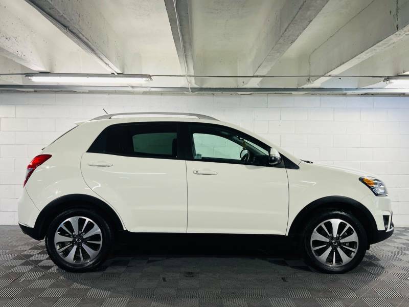 SsangYong Korando 2.0 Limited Edition - 2015 15 White #5