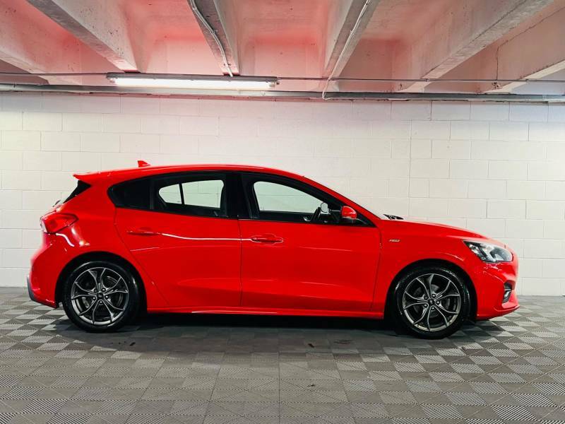 Ford Focus 1.5 Ecoboost 150 St-line - 2020 69 RJ69LFV Red #5