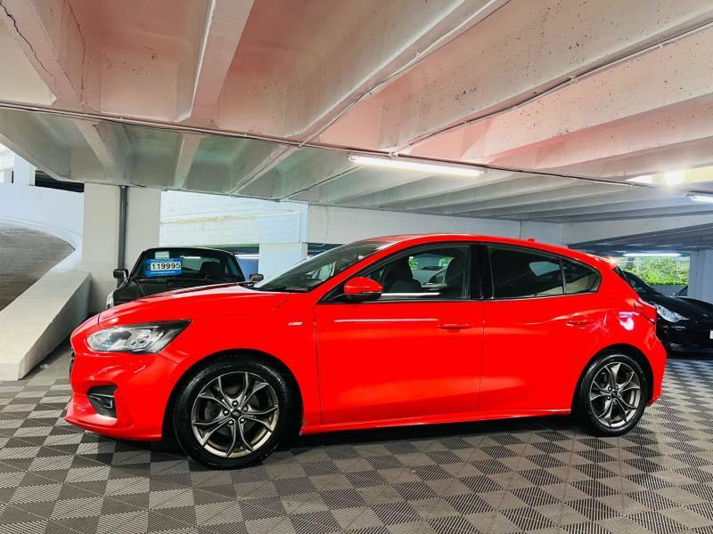 Ford Focus 1.5 Ecoboost 150 St-line - 2020 69 RJ69LFV Red #2