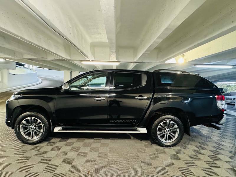 Mitsubishi L200 Double Cab Di-d 150 Barbarian 4Wd - 2020 70 DS70HZL Black #2