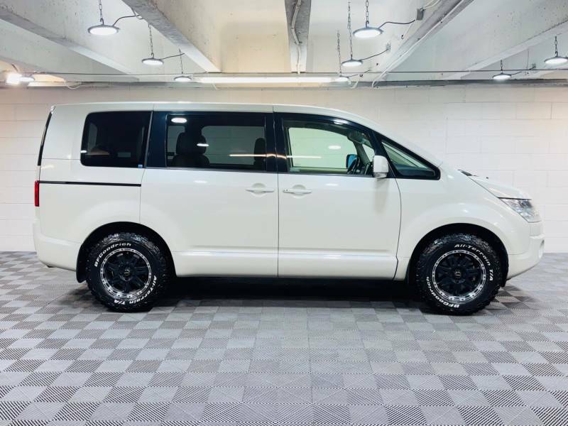 Mitsubishi Delica D5 2.0 G Power Package 4Wd 7 Seat Mivec - 2010 60 White #5