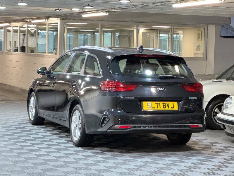 Kia Ceed 1.6 Crdi 48V Isg 2 Nav - 2022 71 SL71BVJ Black #3