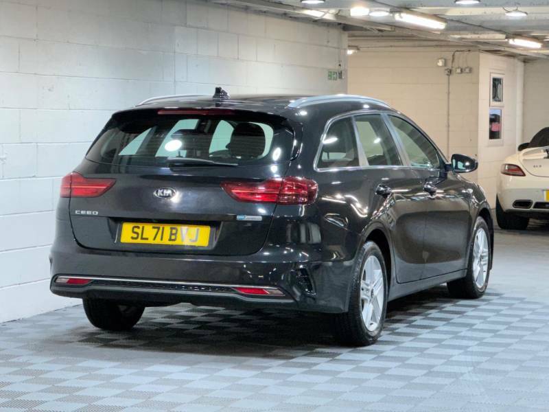 Kia Ceed 1.6 Crdi 48V Isg 2 Nav - 2022 71 SL71BVJ Black #4