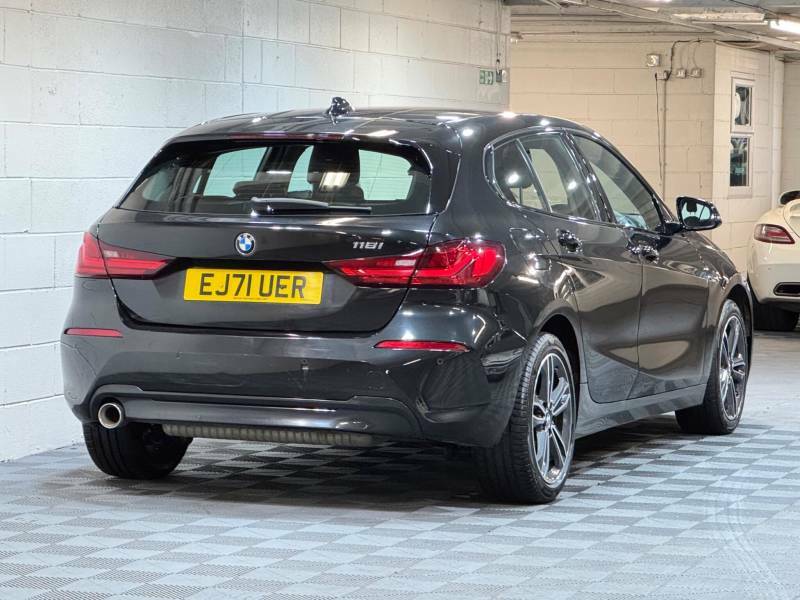 BMW 1 Series 118I 136 Sport Step - 2022 71 EJ71UER Black #4