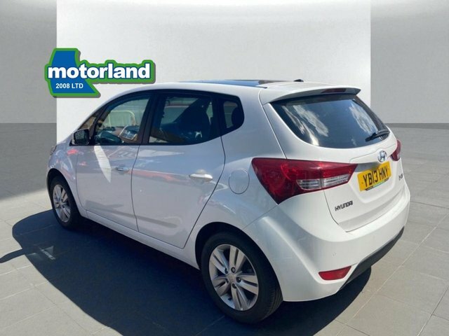 Hyundai Ix20 Style Hatchback White #2
