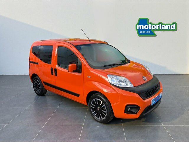 Fiat Qubo Lounge Mpv Red