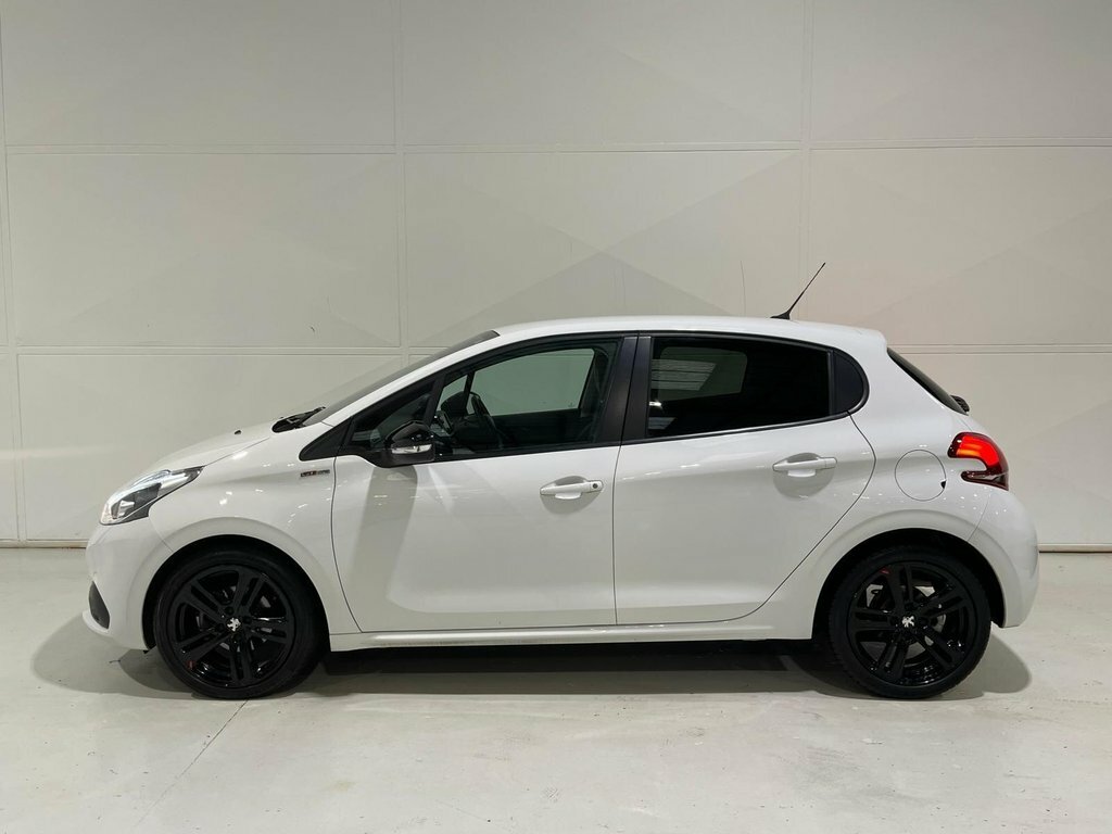 Peugeot 208 1.2 Puretech Gpf Gt Line Hatchback Eat White #6