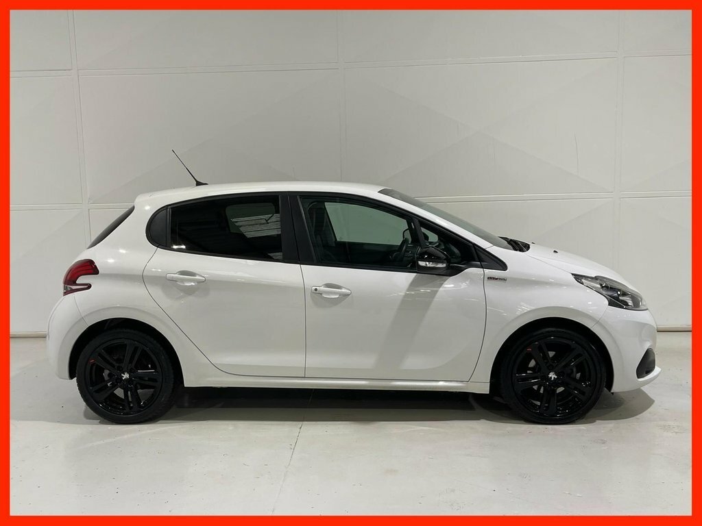 Peugeot 208 1.2 Puretech Gpf Gt Line Hatchback Eat White #2