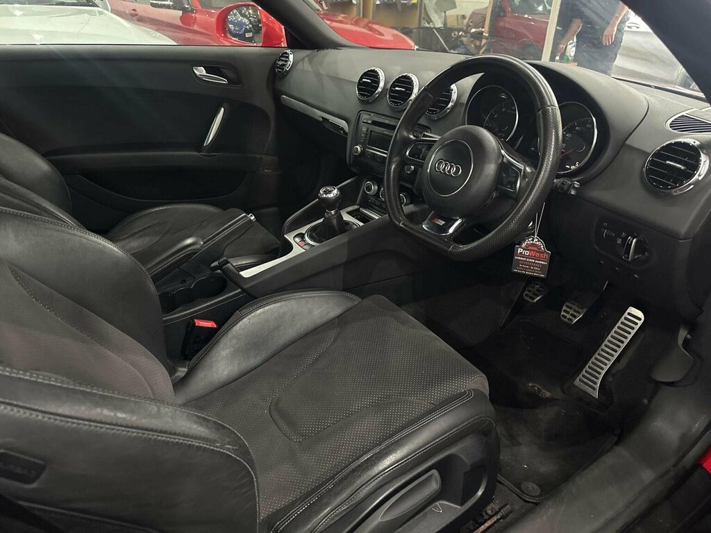 Audi TT 2.0 Tfsi Black Edition Euro 5 Ss Red #3