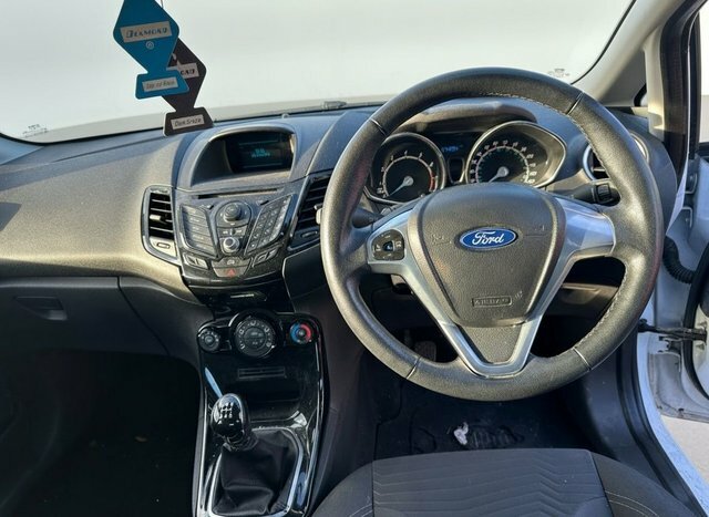 Ford Fiesta Zetec Hatchback NL64NCZ White #4