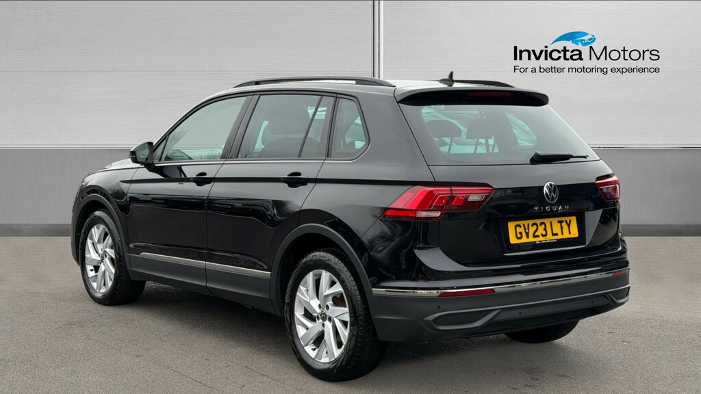 Volkswagen Tiguan Life Black #5