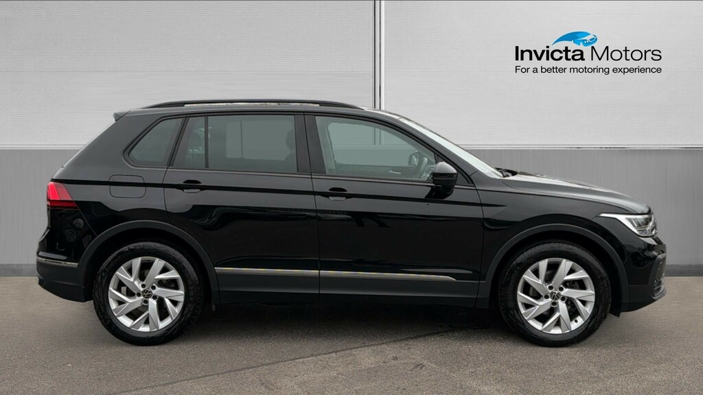 Volkswagen Tiguan Life Black #2