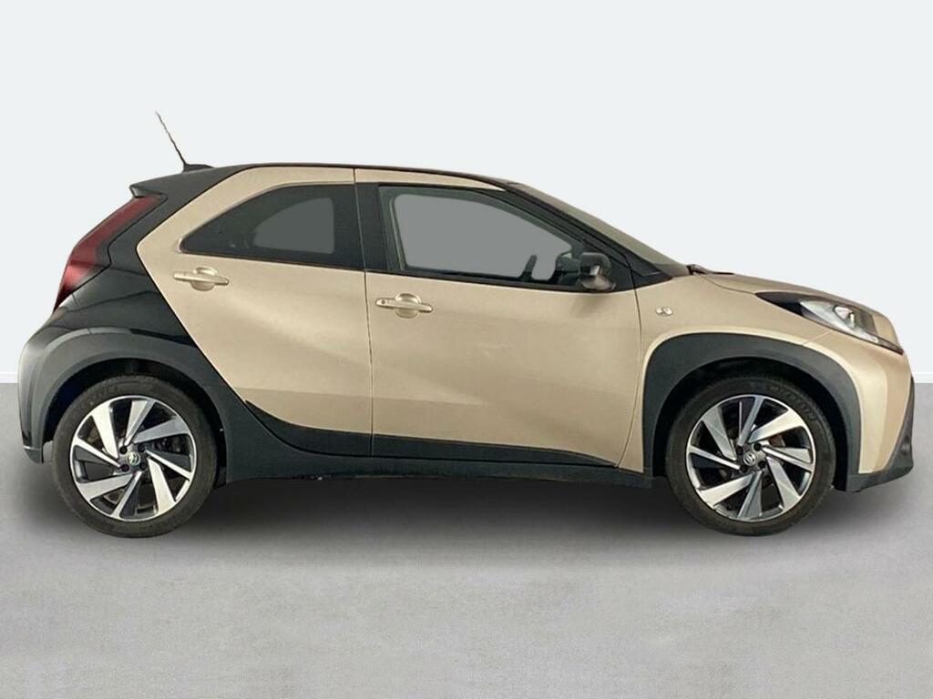 Toyota Aygo X 1.0 Vvt-i Edge YGZ5477 Beige #2