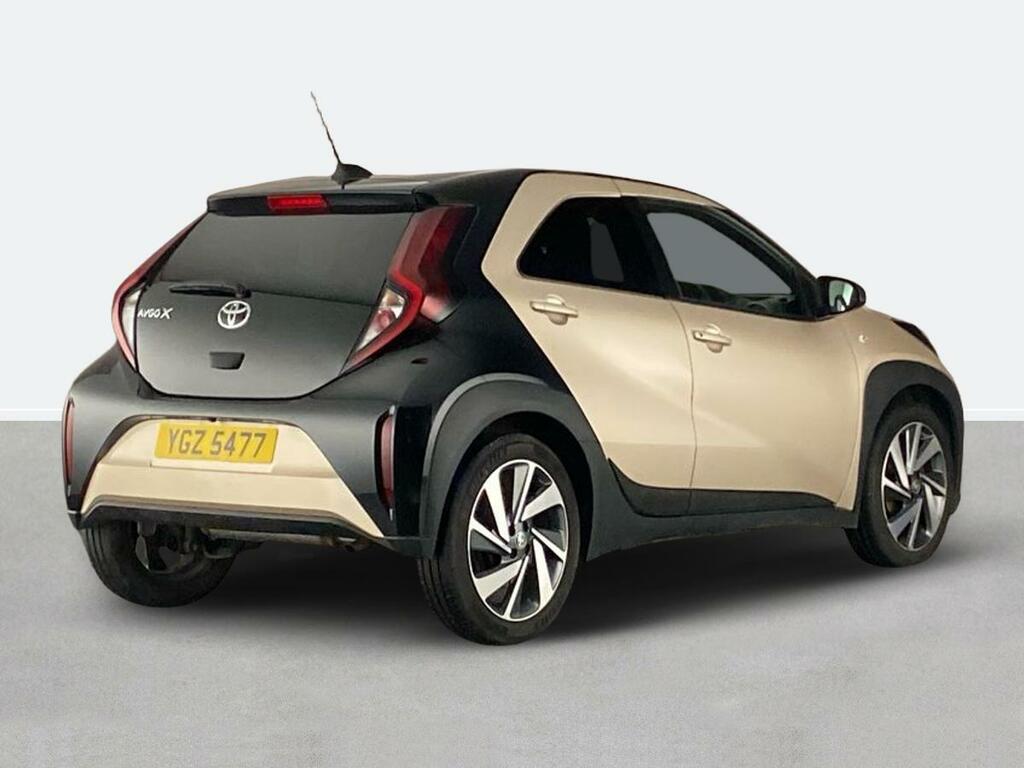 Toyota Aygo X 1.0 Vvt-i Edge YGZ5477 Beige #3