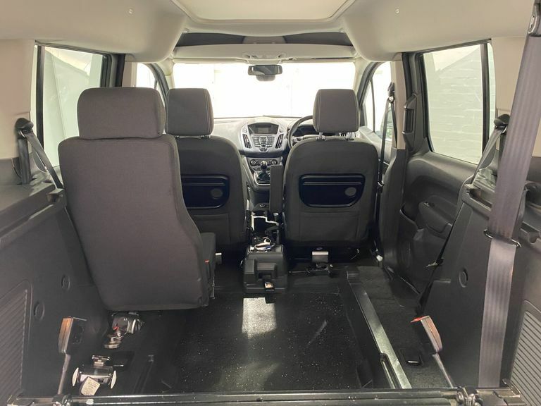 Ford Tourneo Connect 1.5 Tdci 120Ps 6 Spd Titanium 5Drwavwheelcha Silver #6