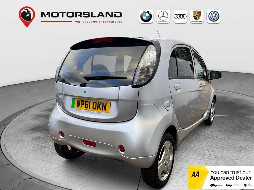 Mitsubishi i-MiEV Hatchback 66 Ps White #26