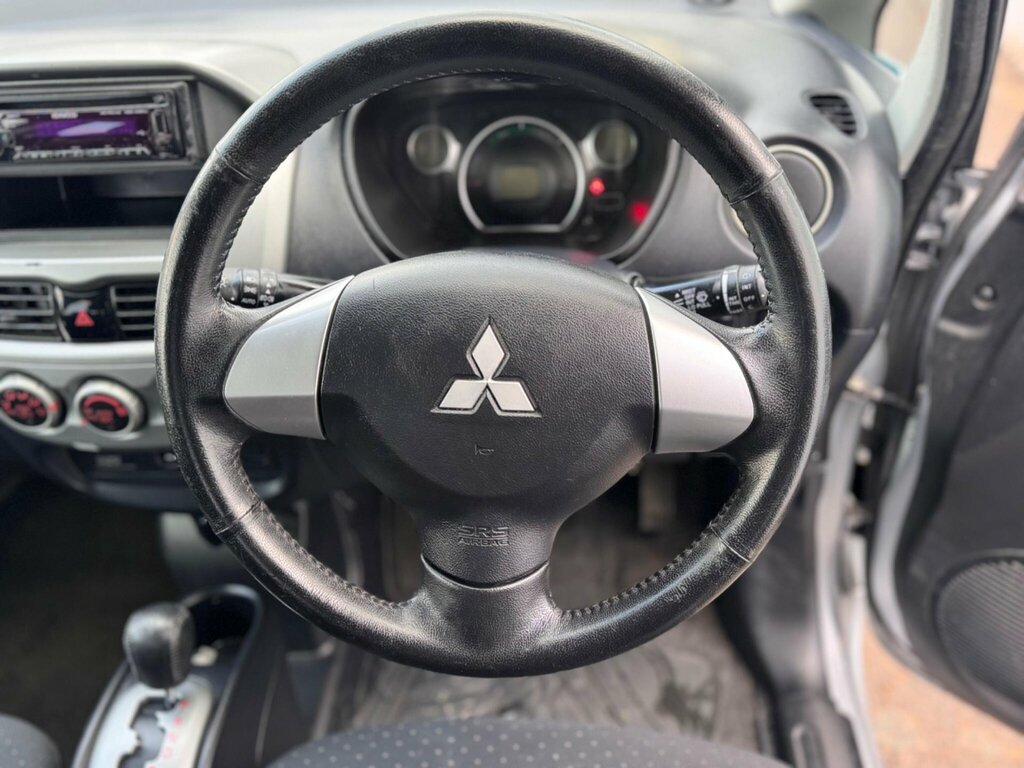 Mitsubishi i-MiEV Hatchback 66 Ps White #19