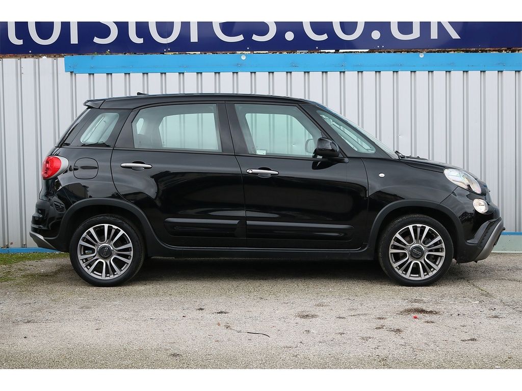 Fiat 500L Cross PF69VAA Black #2