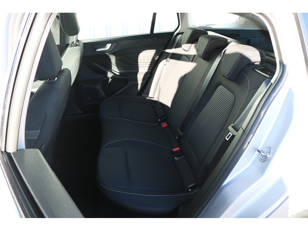 Ford Focus Zetec Silver #6