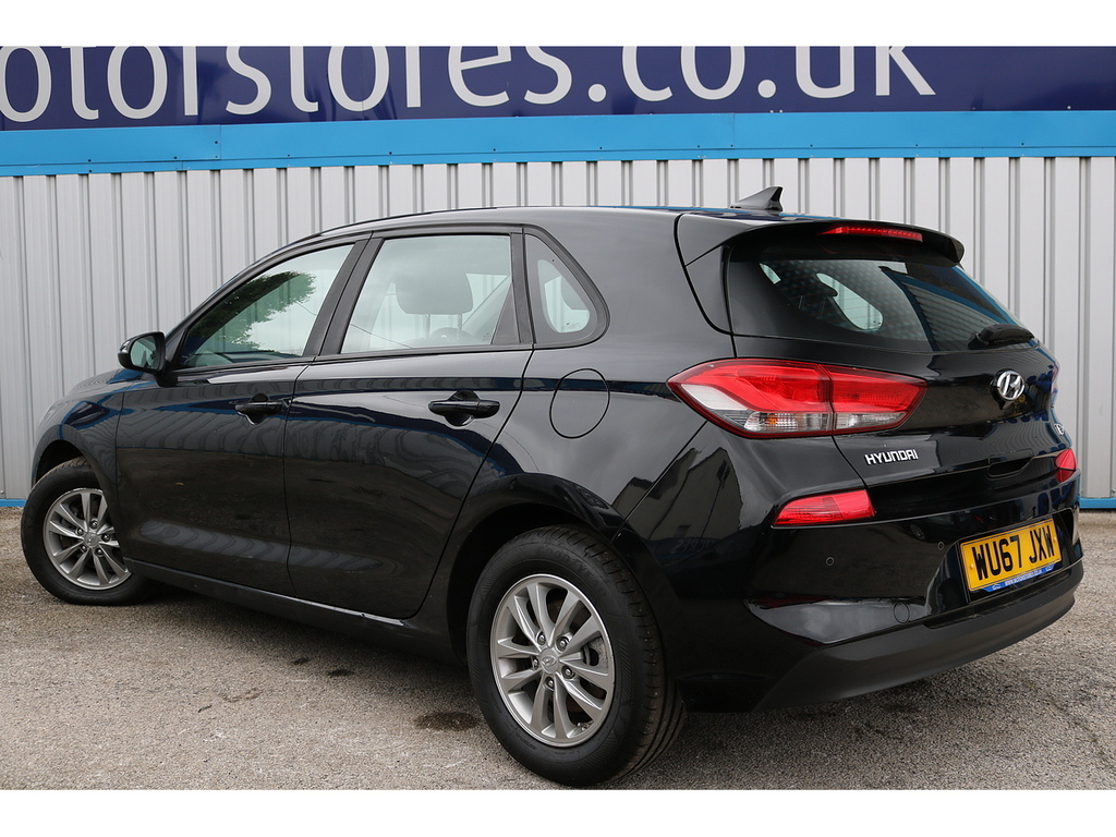 Hyundai I30 Crdi Blue Drive Se Black #6