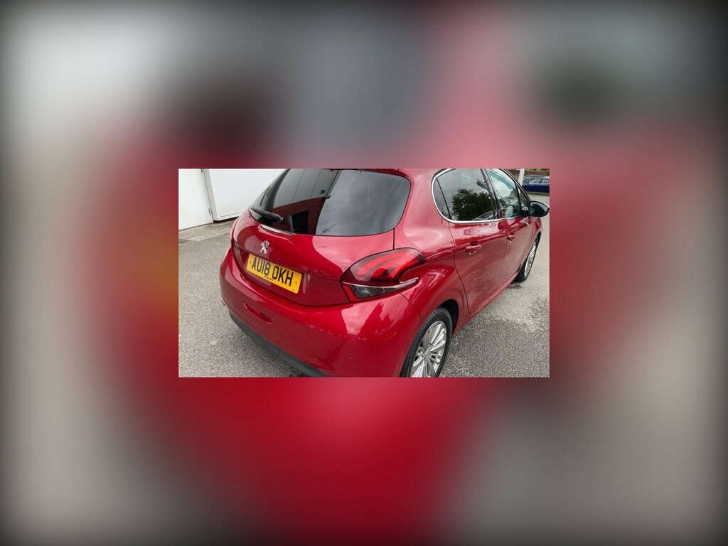 Peugeot 208 1.2 Puretech Allure Eat Euro 6 Ss Red #4