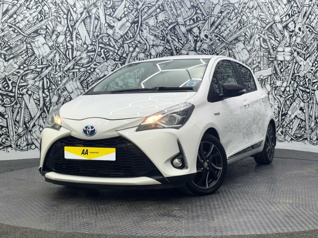 Toyota Yaris 1.5L Design FL68LXT White #5
