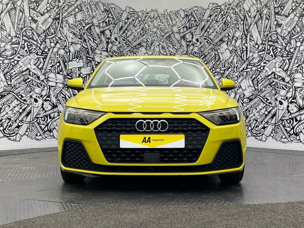 Audi A1 1L Technik RV21VRJ Yellow #3