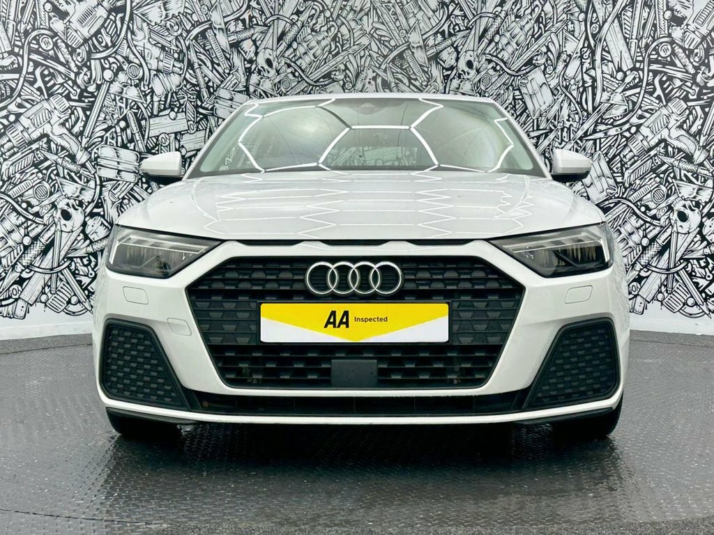 Audi A1 1L Technik WK22UUN White #3