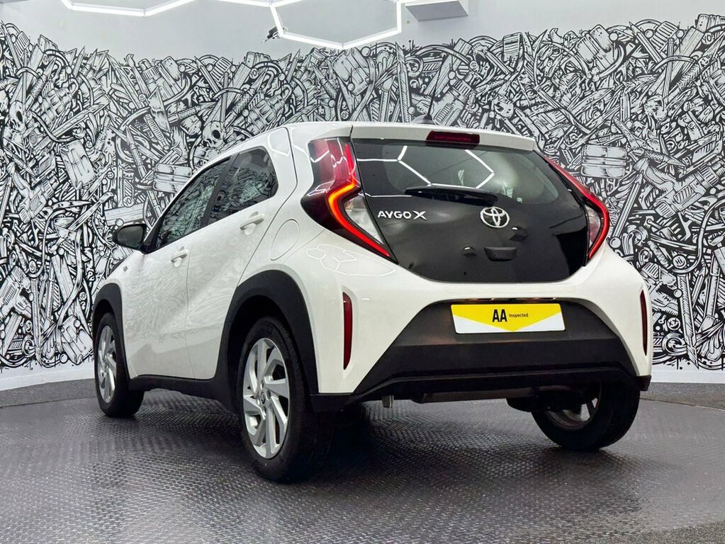 Toyota Aygo X 1L Pure LS72XEW White #6
