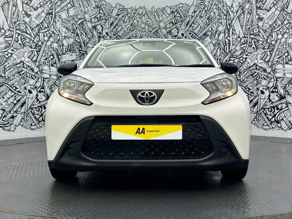 Toyota Aygo X 1L Pure LS72XEW White #3