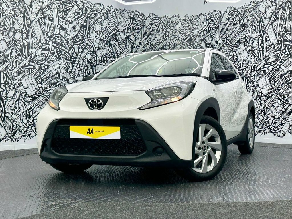 Toyota Aygo X 1L Pure LS72XEW White #4