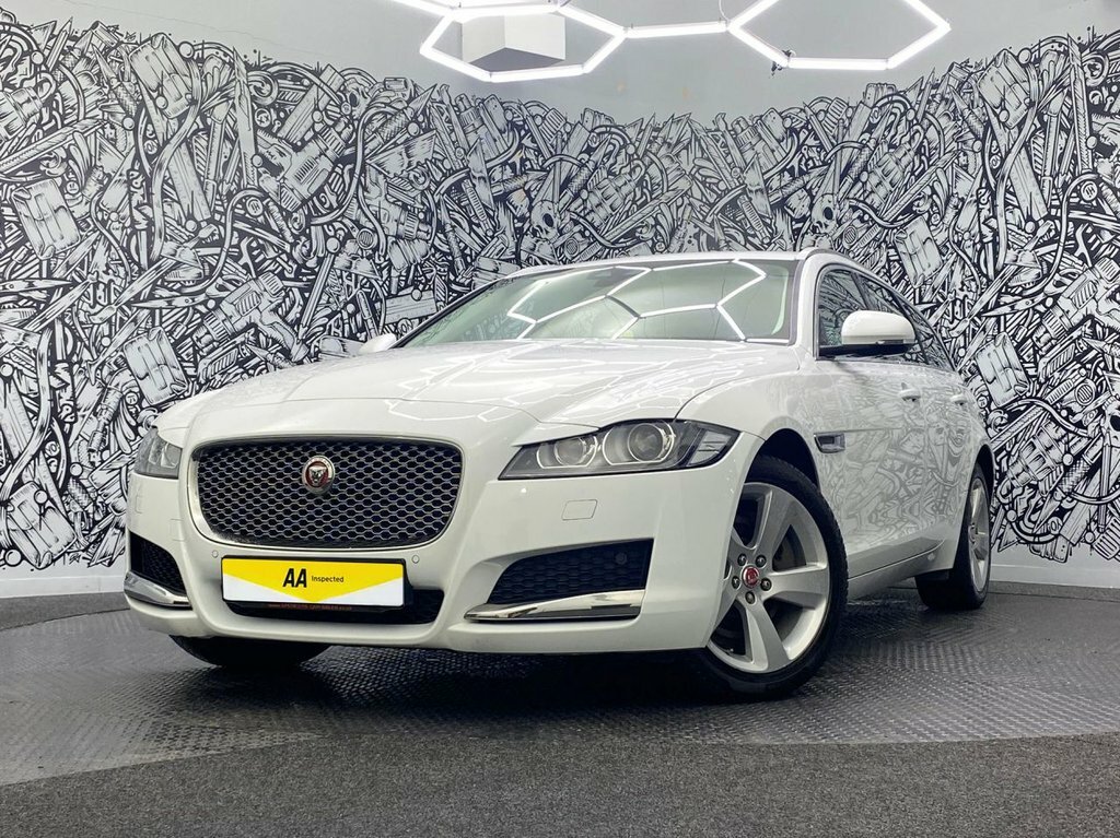 Jaguar XF 2L Portfolio White #4