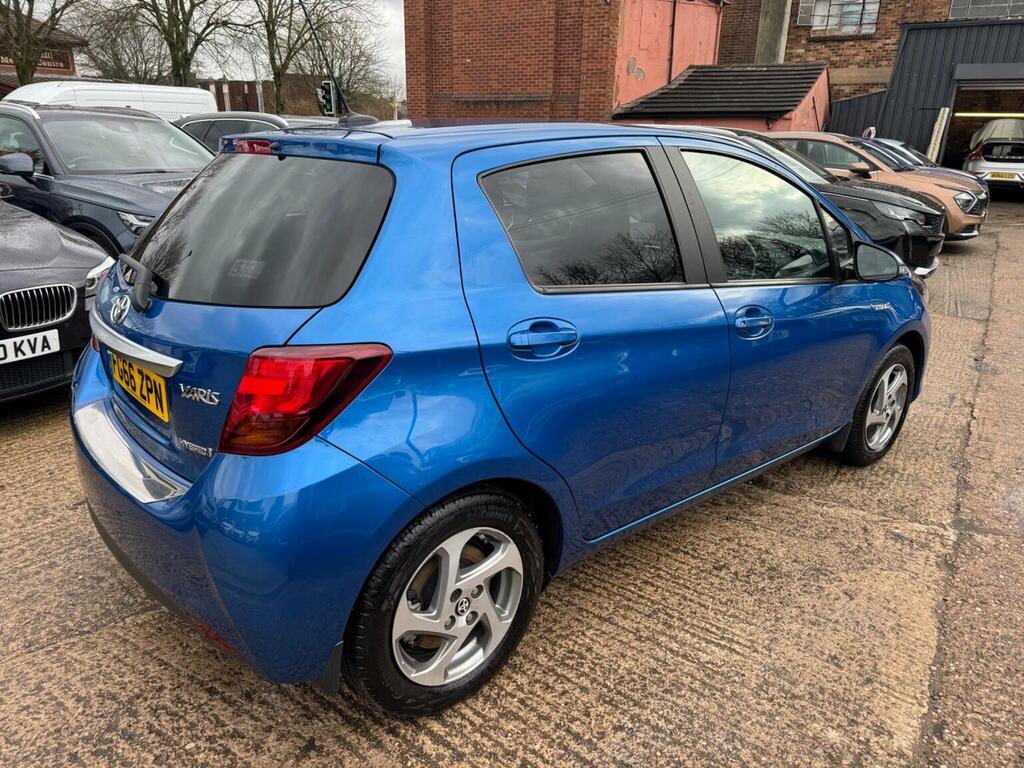 Toyota Yaris Hatchback 1.5 Vvt-h Icon E-cvt Euro 6 Safety FG66ZPN Blue #4