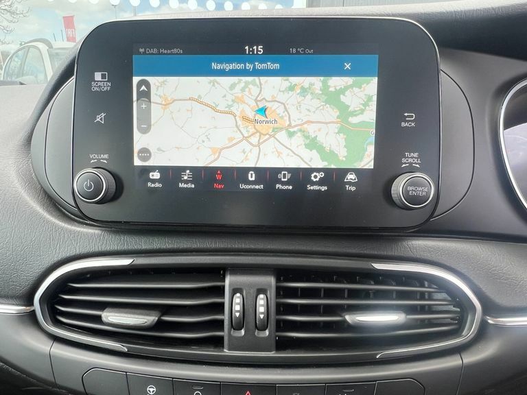 Fiat Tipo 1.5 Hybrid 48V Cross Garmin Ddct White #2