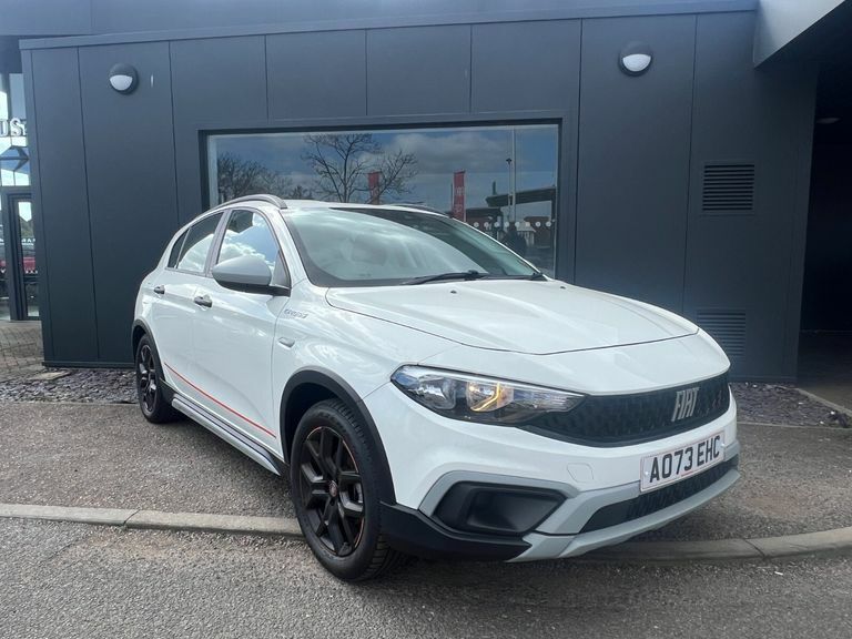 Fiat Tipo 1.5 Hybrid 48V Cross Garmin Ddct White
