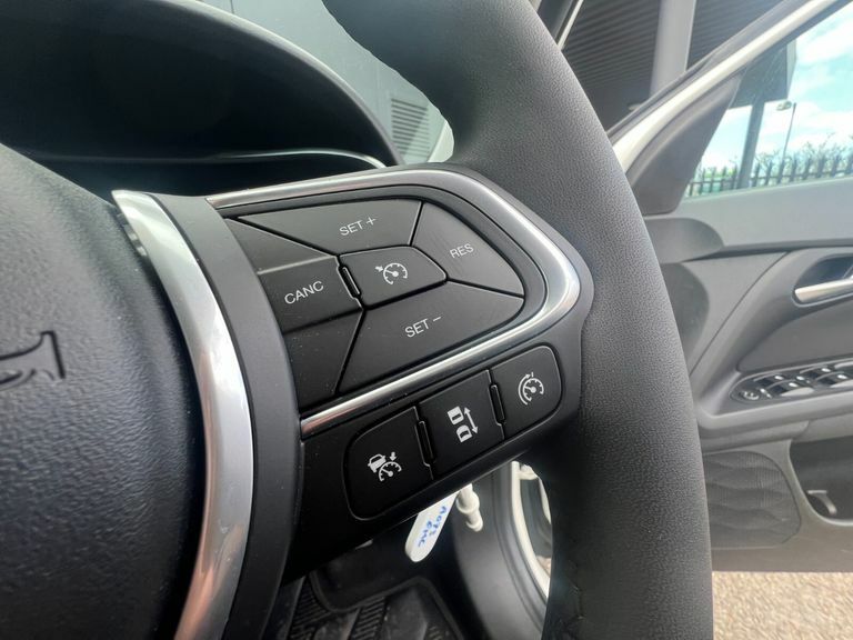 Fiat Tipo 1.5 Hybrid 48V Cross Garmin Ddct White #4