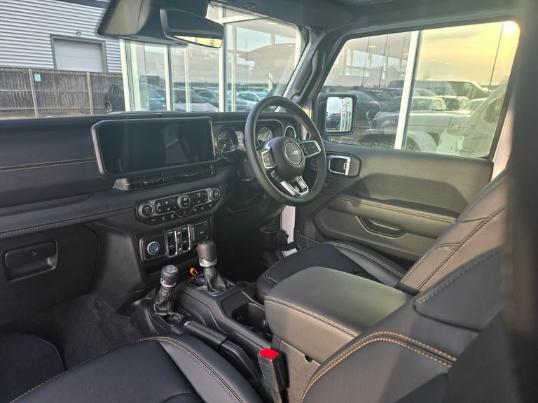 Jeep Wrangler 2.0 Gme Sahara White #3