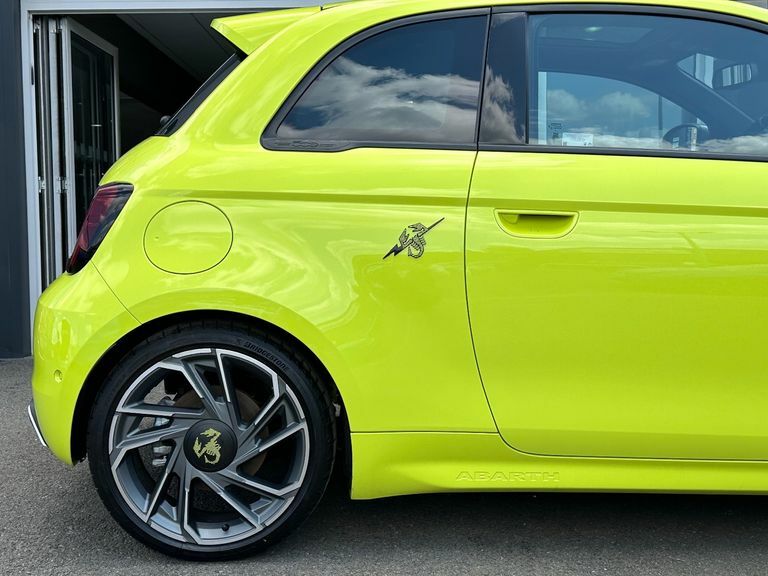 Abarth 500 114Kw Turismo 42.2Kwh Green #6