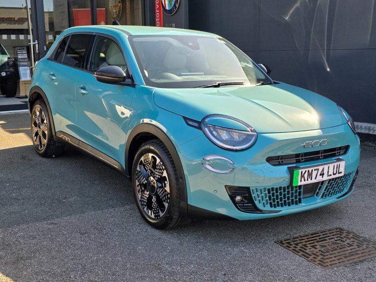 Fiat 600e 115Kw La Prima 54Kwh Blue