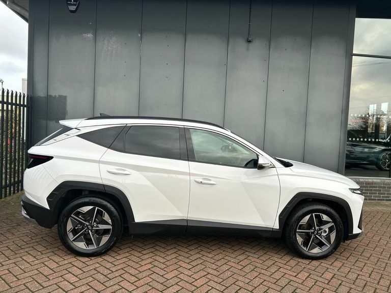 Hyundai Tucson 1.6T Premium White #2