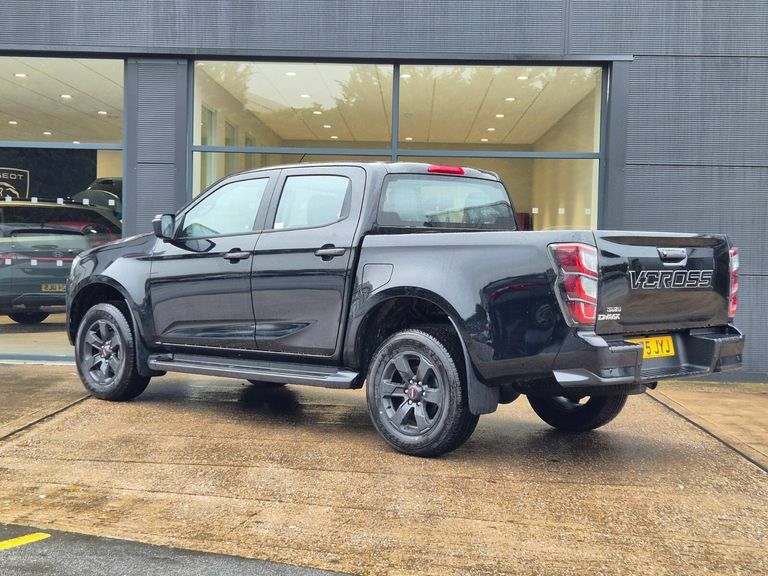 Isuzu D-Max 1.9 V-cross Double Cab 4X4 Black #5