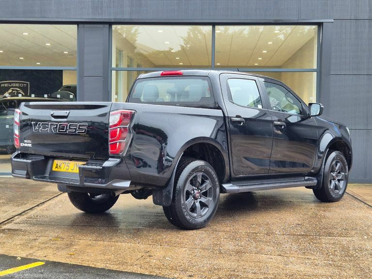 Isuzu D-Max 1.9 V-cross Double Cab 4X4 Black #3