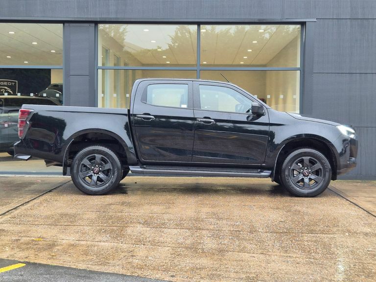 Isuzu D-Max 1.9 V-cross Double Cab 4X4 Black #2