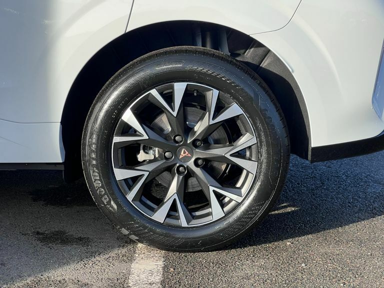 Cupra Terramar 1.5 Etsi 150 V1 Dsg White #5