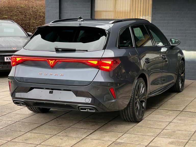 Cupra Leon 1.5 Etsi 150 Shadow Edition Dsg  Grey #2