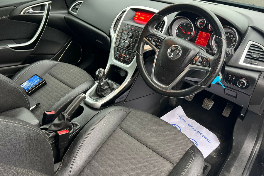 Vauxhall Astra GTC Diesel Black #6