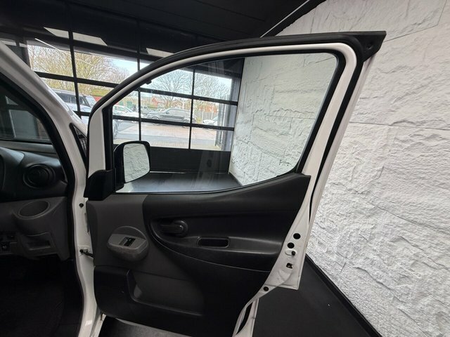 Nissan e-NV200 80Kw Acenta Rapid Plus 24Kwh 5 Seat Silver #29