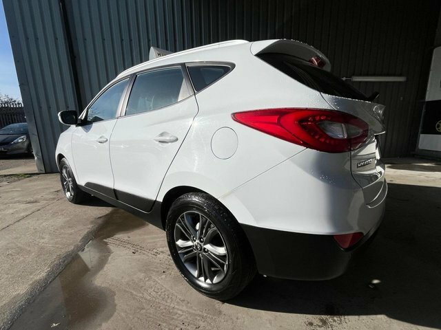 Hyundai Ix35 2.0 Crdi Se Suv 4Wd Euro 5 Nav White #6